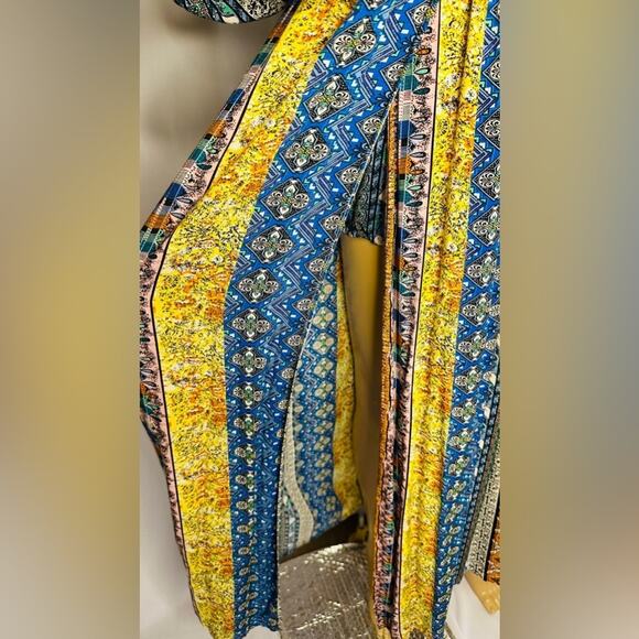 Luxxel Goddess Long Slit Sleeve Dress - Picture 4 of 7